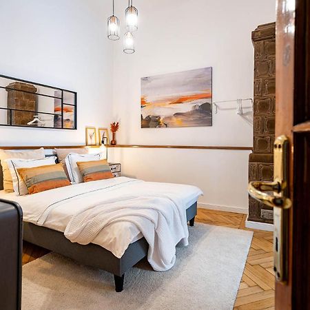 Апартаменты 2Br Blue Cloud In The Centre Бухарест Экстерьер фото