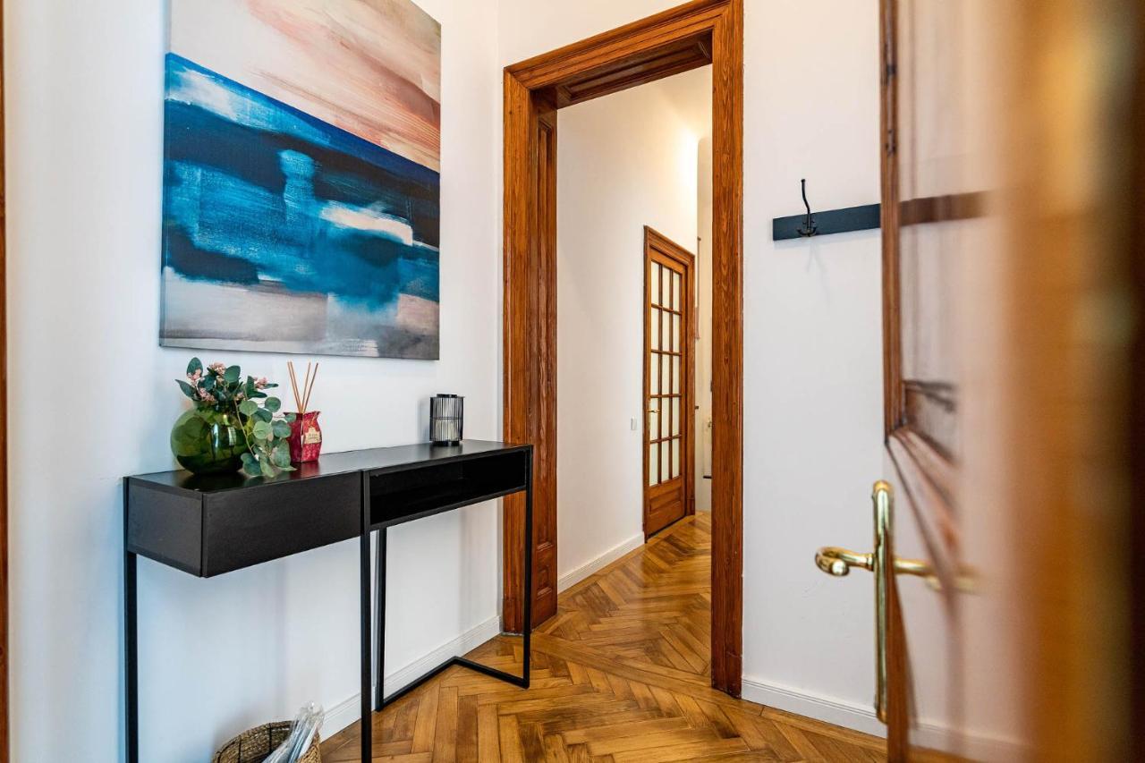 Апартаменты 2Br Blue Cloud In The Centre Бухарест Экстерьер фото