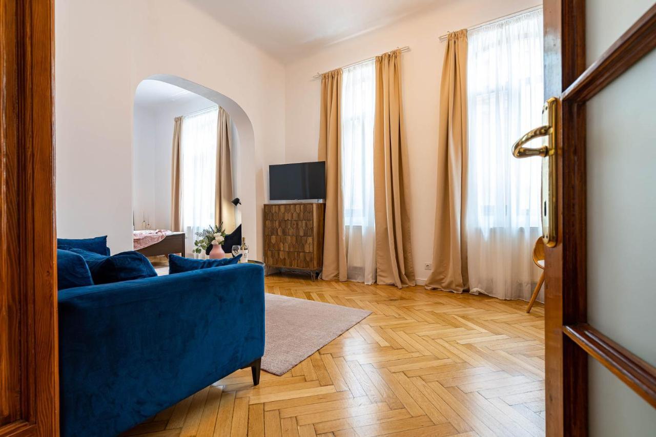 Апартаменты 2Br Blue Cloud In The Centre Бухарест Экстерьер фото